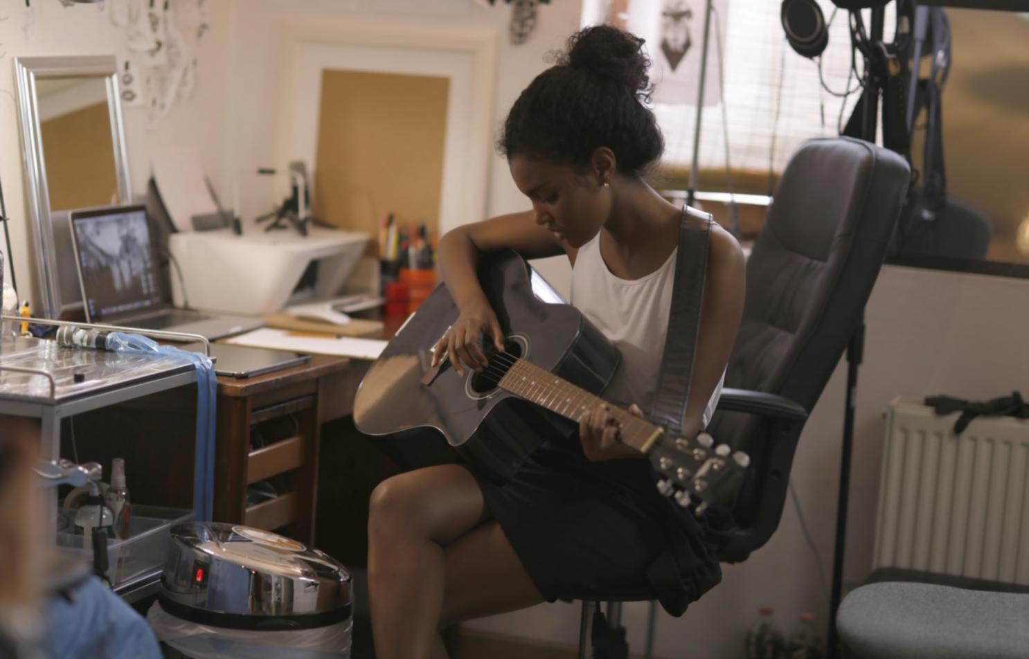 Spazio creativo biwotnexaaxory a Modena dedicato al songwriting